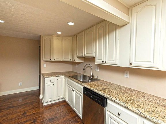 3rd image of 3718 Ackerman Blvd