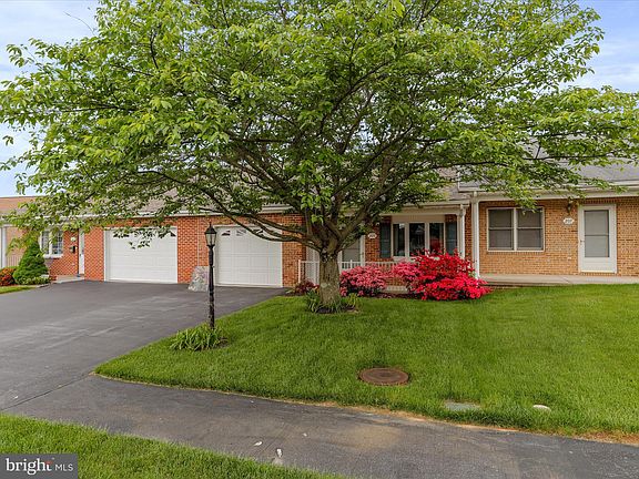 2nd image of 209 S Fork Dr