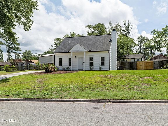 3rd image of 395 Park Way Drive