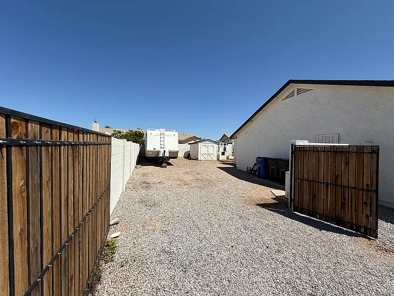 8058 E Evergreen St — Photo 4