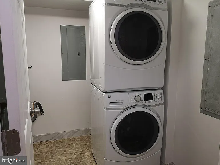 626 N 12th St #2 — Photo 30