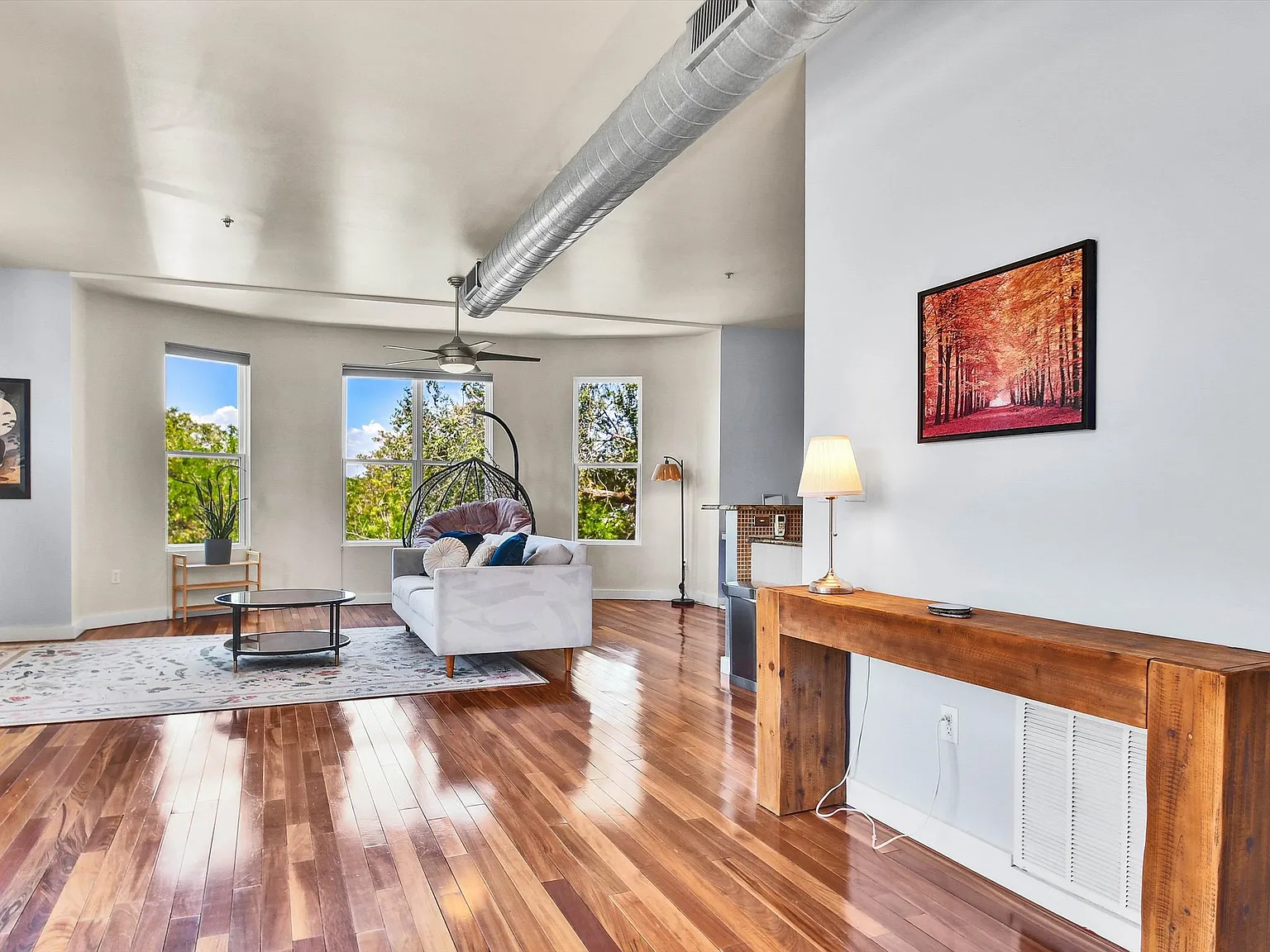 1 bed, 1000 sqft, $2,220 — Photo 4