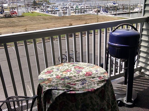 5th image of 1382 Ocean Ave #16B