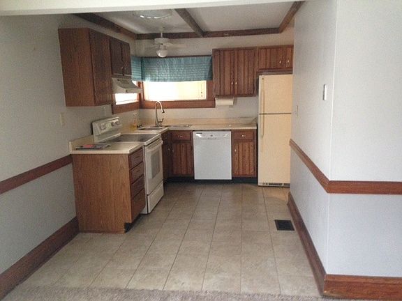 4th image of 1307 Bluff Ave
