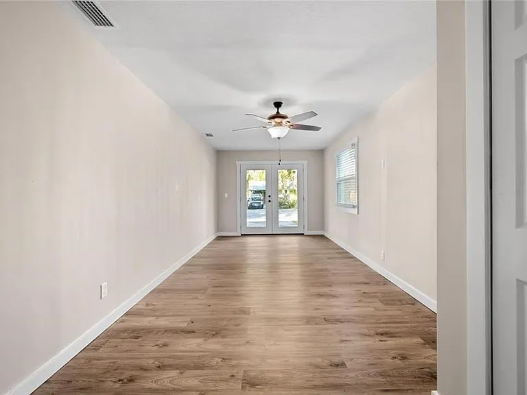 920 Johnston St — Photo 22