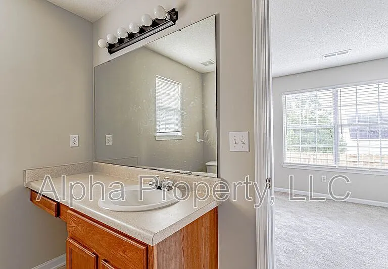4 Buzzell Ct — Photo 10