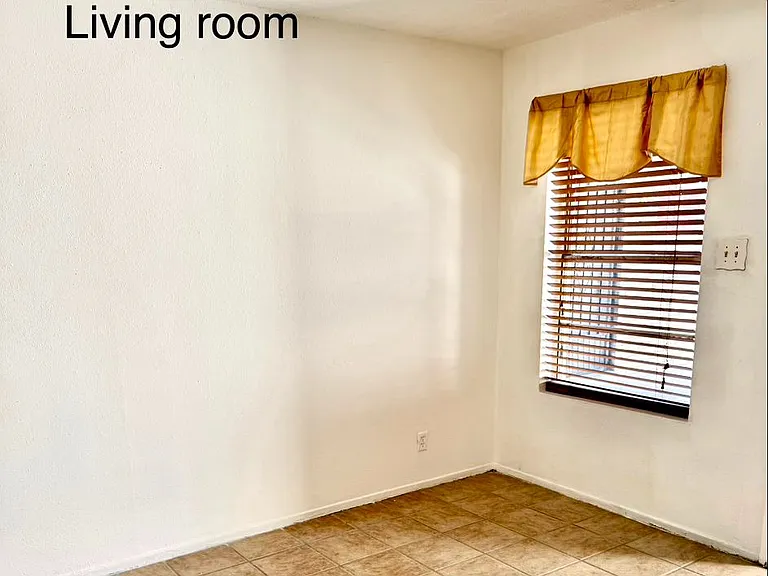 4019 Nashville Ave #4 — Photo 2