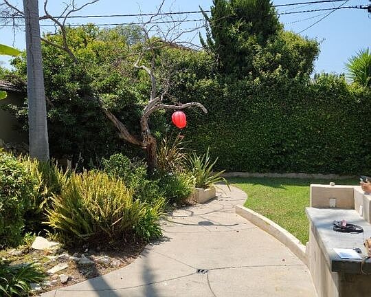 5th image of 8501 Lilienthal Ave