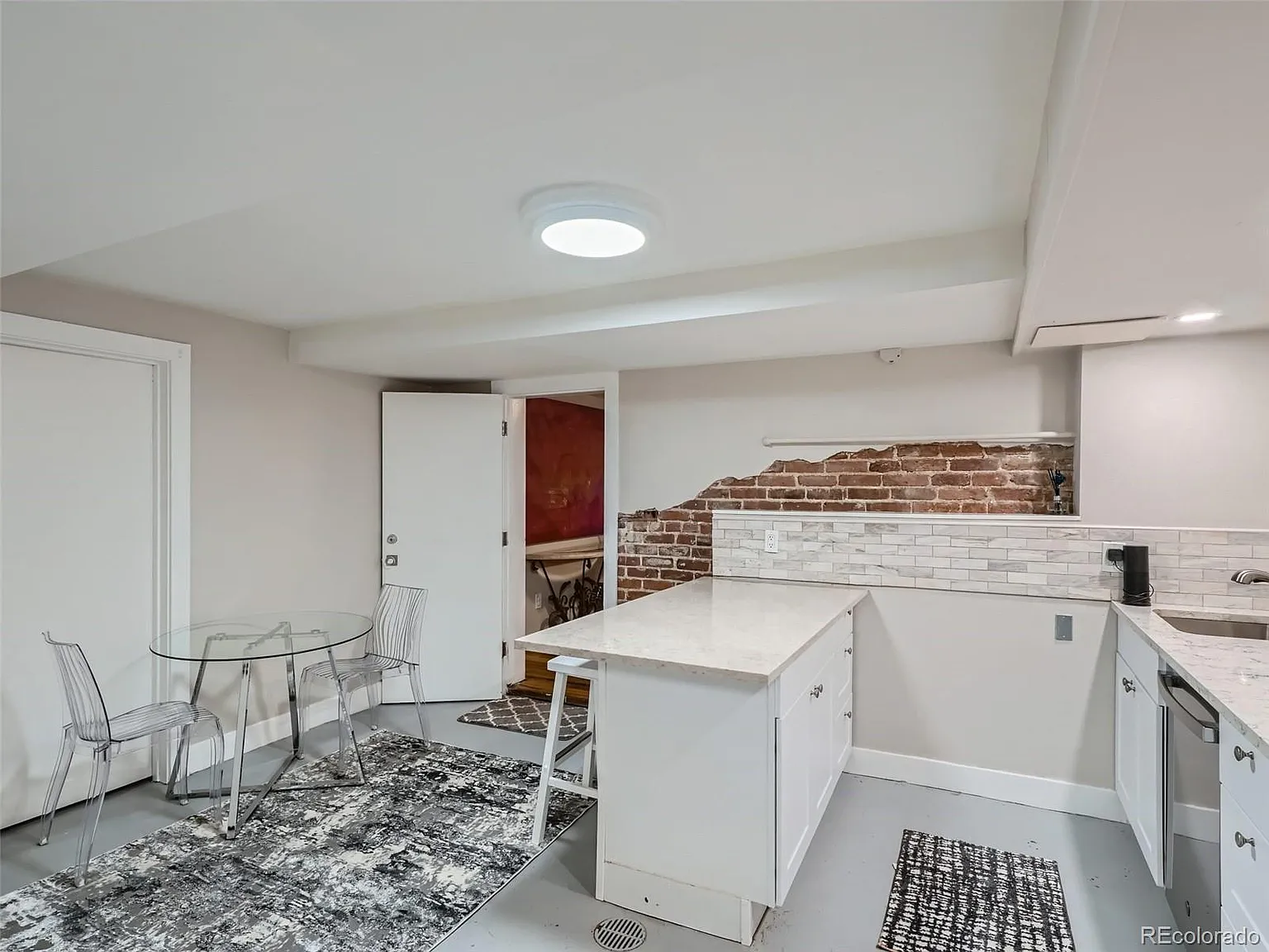 2 bed, 1.0 bath, 1425 sqft, $2,600 — Photo 3