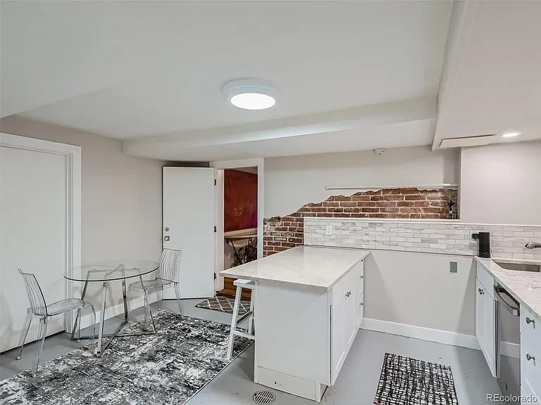 1133 E Virginia Ave #B — Photo 3