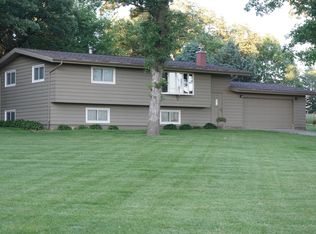 7698 32nd Ave, Norway, IA 52318