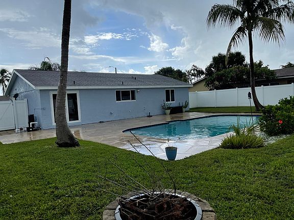 5th image of 8084 East St
