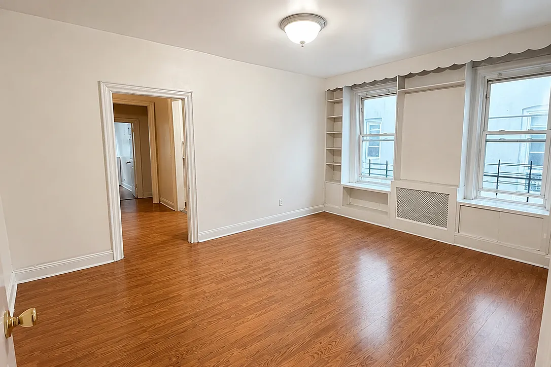 2 bed, 950 sqft, $2,695 — Photo 1