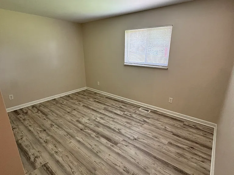 2263 Millwood Rd — Photo 18