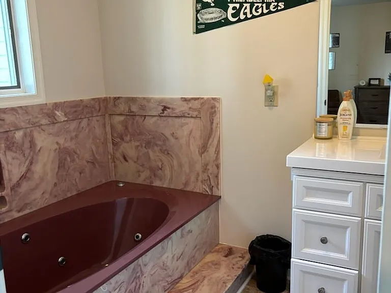 636 Hammond Dr — Photo 14