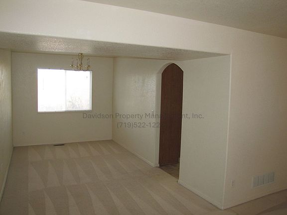 3rd image of 6982 Ketchum Dr