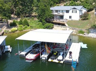 354 Navajo Rd, Lake Ozark, MO 65049