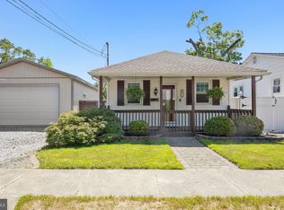 652 Taylor St, Riverside, NJ 08075