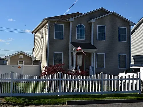 5 Salem St Photo 1