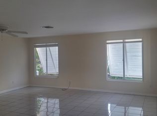 526 102nd Ave N, Naples, FL 34108