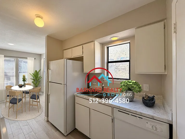 402 Fredericksburg St #8 — Photo 9