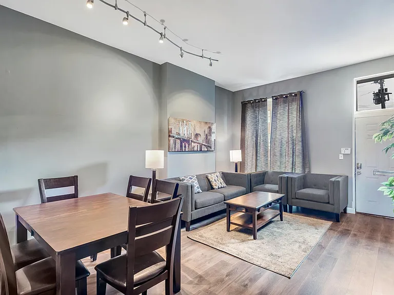 715 Barton St #715 — Photo 14