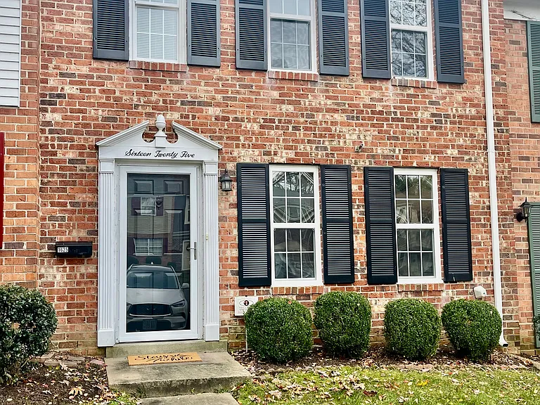 1625 Congressional Ct — Photo 1