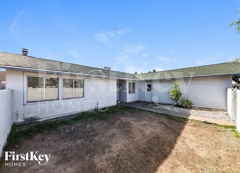 13807 N 52nd Ave — Photo 14