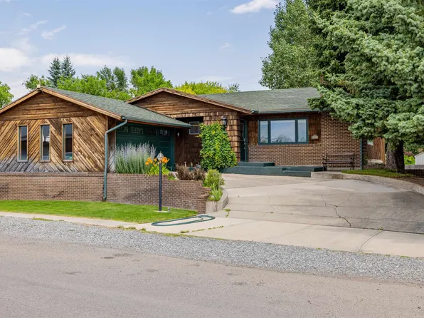 1826 18th St, Cody, WY 82414
