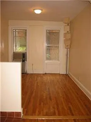 Rented by Bank Neary | media 1