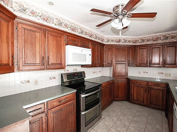 4th image of 318 Marshall Dr