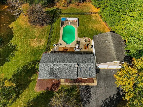 4th image of 630 Dettmer Ln