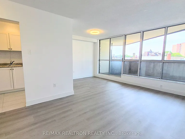 21 Vaughan Rd #307 — Photo 8