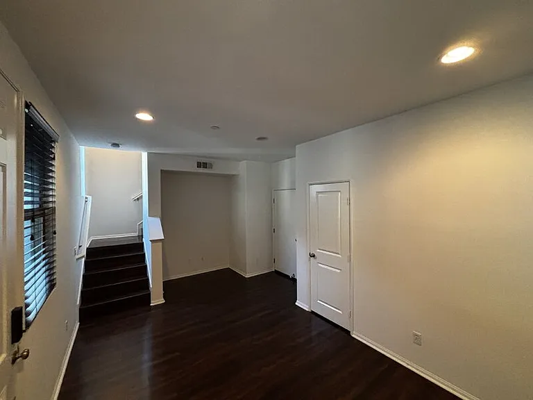 1844 N Orizaba Ave — Photo 6