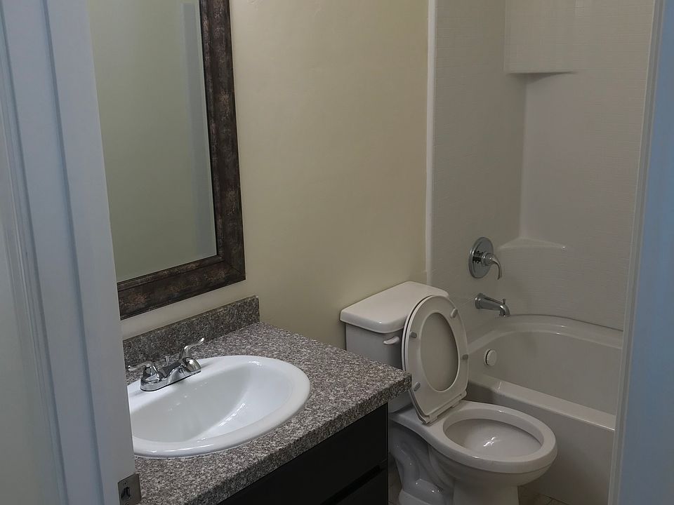 1st image of 102 E Fairground Dr