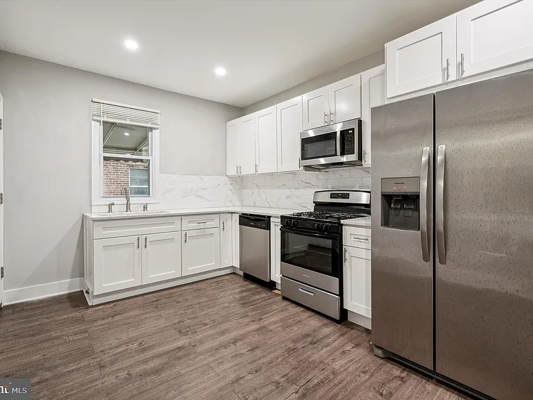 3304 W Allegheny Ave — Photo 3