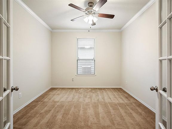 Flex Room! Great for an office, playroom or craft room
