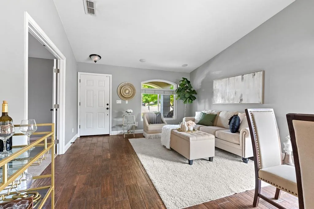 4 bed, 1878 sqft, $3,650 — Photo 4