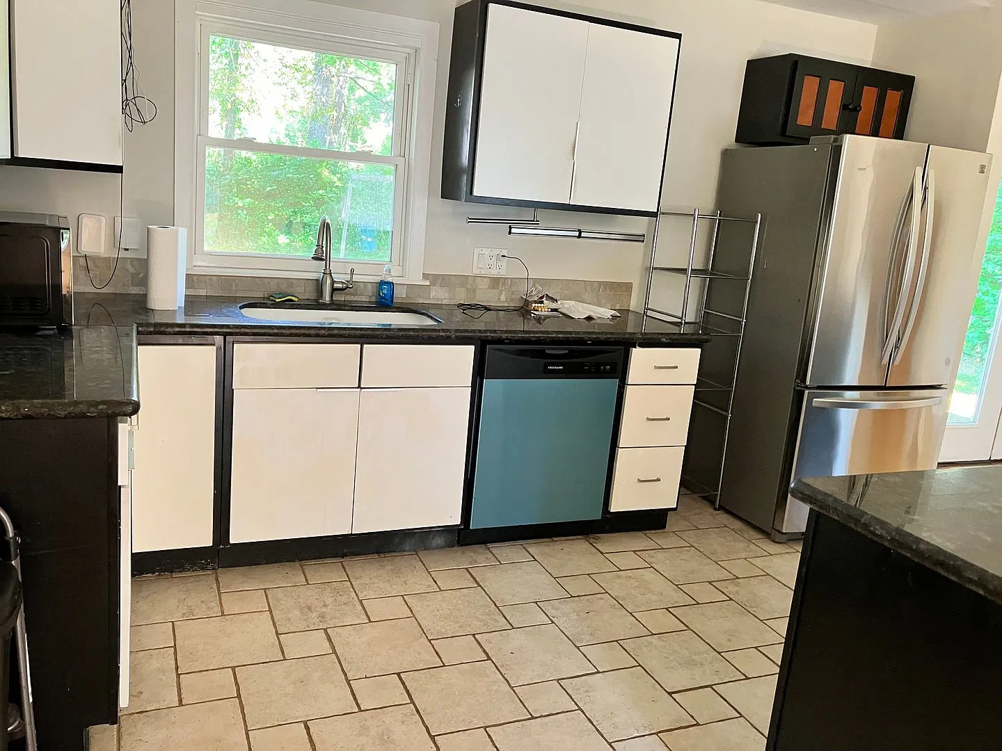 3607 E Morningside Drive — Photo 2