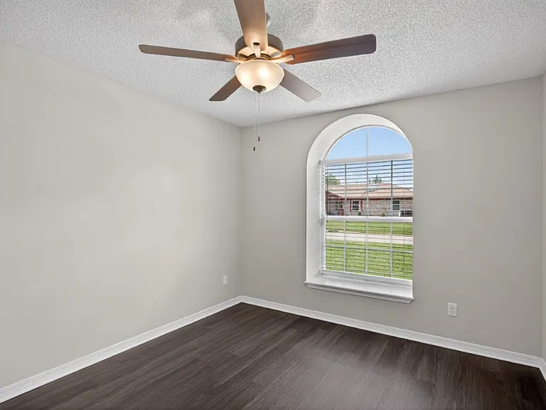 3550 Sheldrake Dr — Photo 21