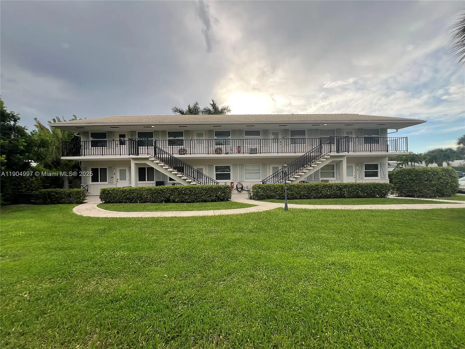 Beach House Condo — Photo 1