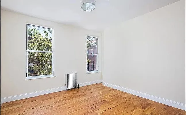 Rented by Safdie Realty Group | media 17