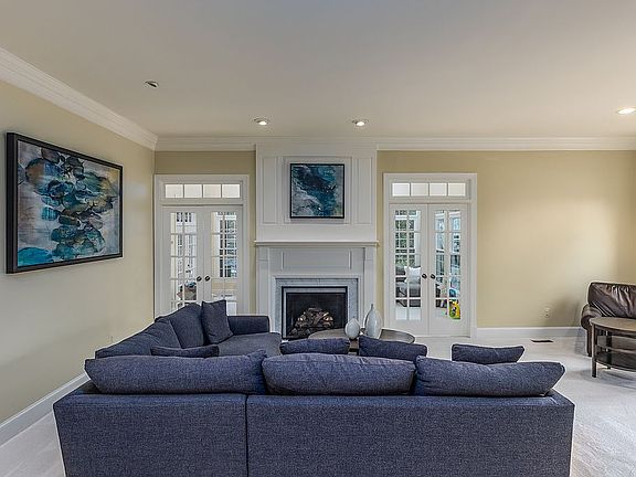 5th image of 6845 Smithfield Ct