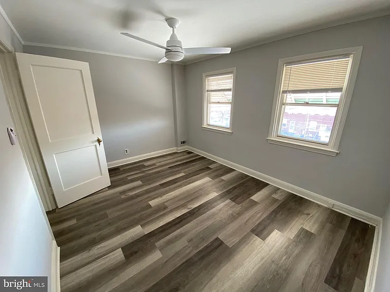 338 Gusryan St — Photo 10