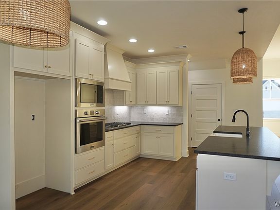 4th image of 11146 Dooley Cir