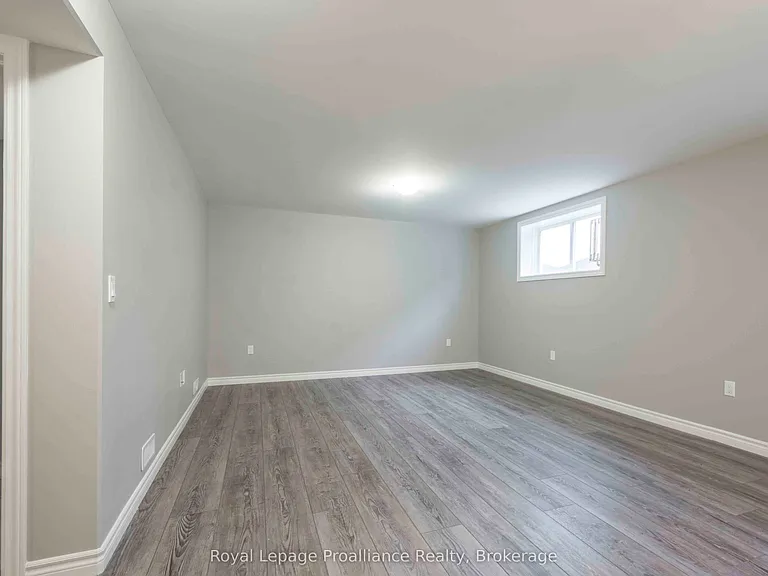 47 Dewal Pl — Photo 6
