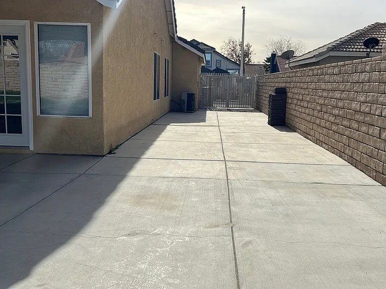 2121 Beechwood St — Photo 31