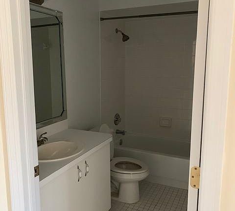 3rd image of 1600 Woodland Dr APT D203
