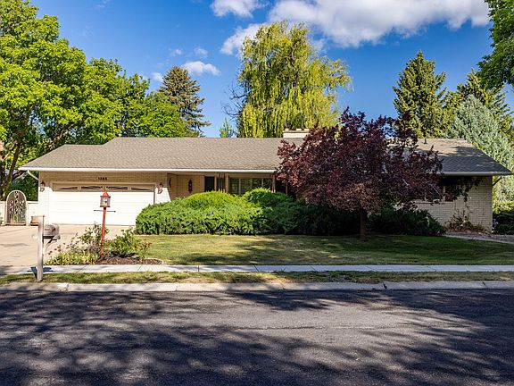 2nd image of 1365 Sumac Dr
