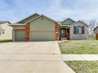 1218 N High Park Dr, Derby, KS 67037
